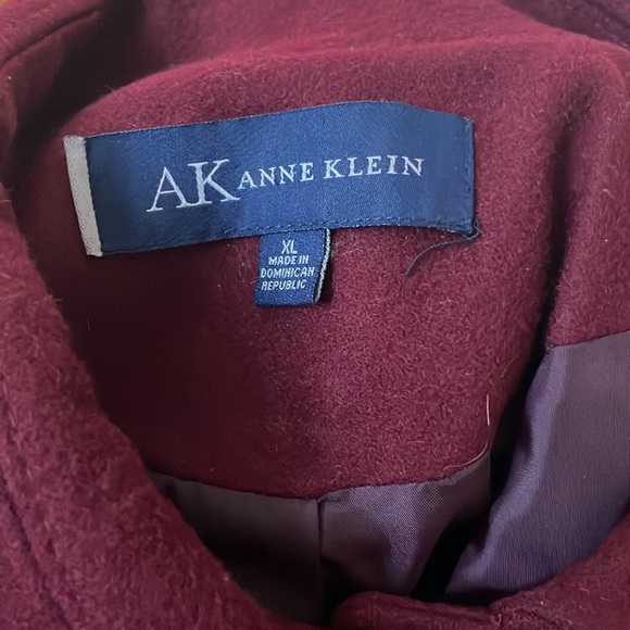 Maroon, dark red, xl Anne Klein winter jacket. Lightly worn - Picture 3 of 3